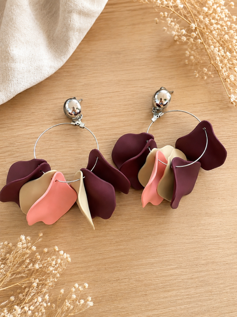 Boucles d’oreilles Flora argenté – Créoles à pétales – Acier inoxydable – Bijou coloré femme