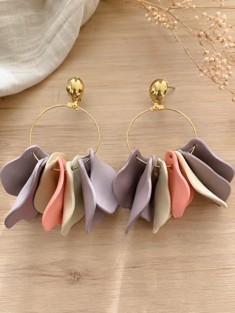 Boucles d’oreilles Flora doré – Créoles à pétales – Acier inoxydable – Bijou coloré femme