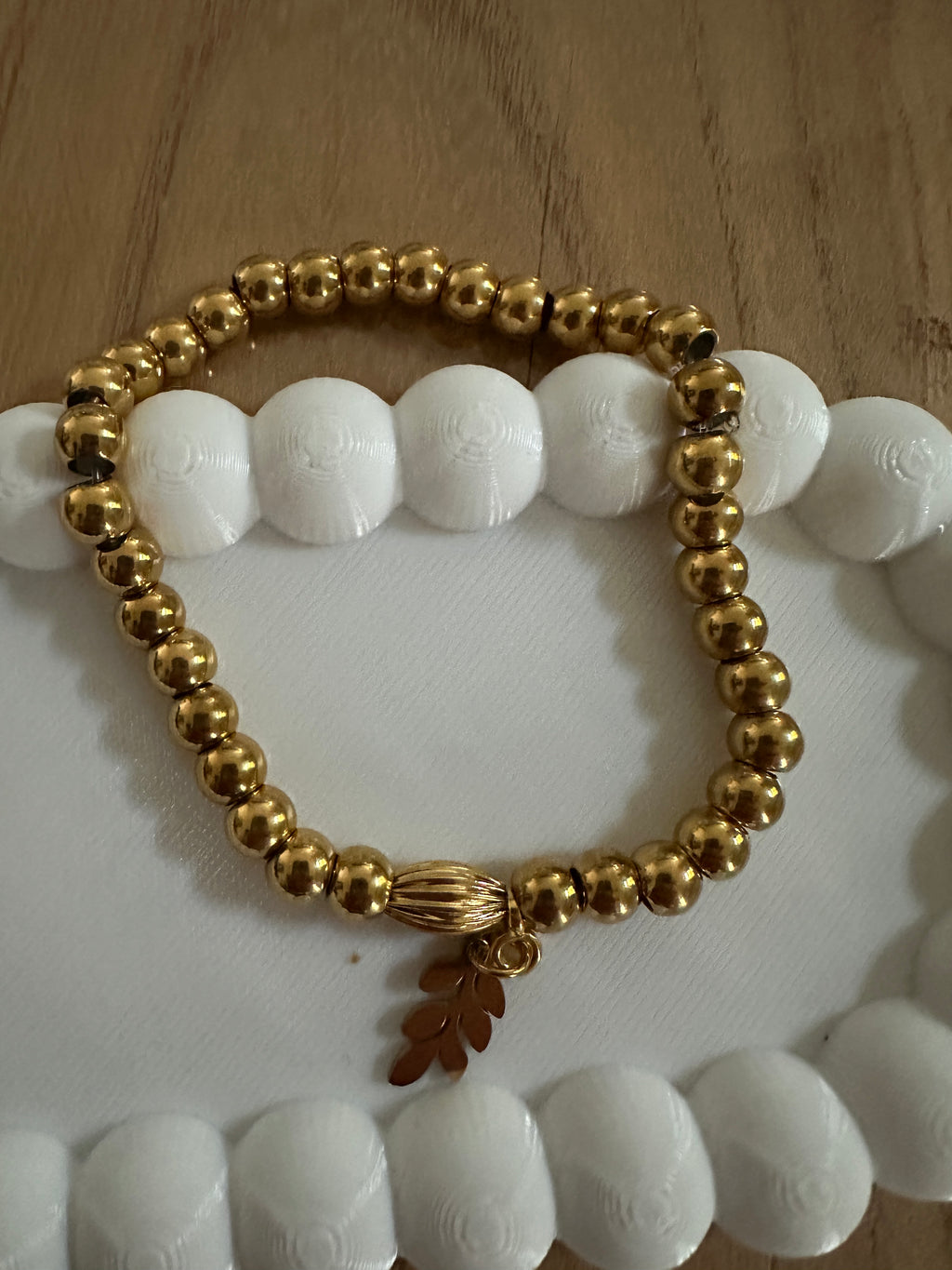 Bracelet Élia – Acier inoxydable 316L doré et breloque feuillage