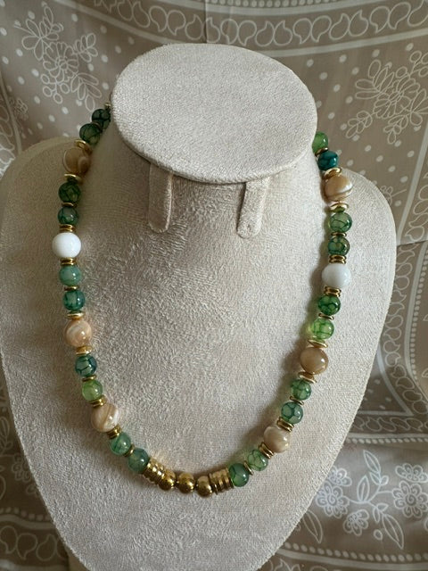 Collier femme vert ou noir ou orange
