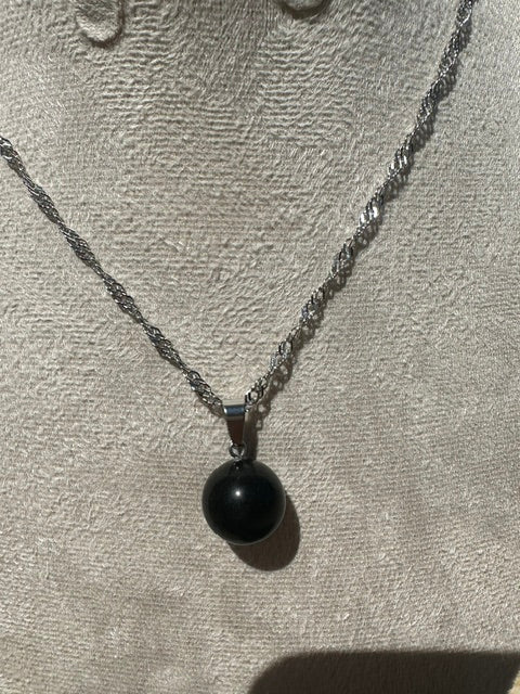 Collier femme pendentif boule en rose ou noir, acier inoxydable