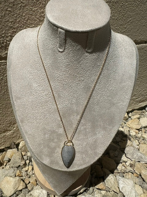 Collier pendentif pierre synthèse , acier inoxydable, doré,