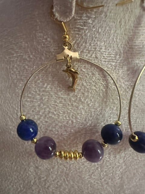 Boucles d’oreilles créoles Lapis-Lazuli & Améthyste – Pierres naturelles – Acier inoxydable doré