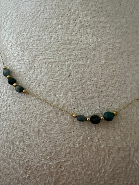 Collier « Azur » – Tourmaline Bleue – Acier Inoxydable Doré – Ras-de-Cou en Pierre Naturelle