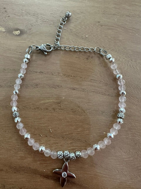Bracelet Rosélia – Quartz rose naturel facetté – Acier inoxydable argenté