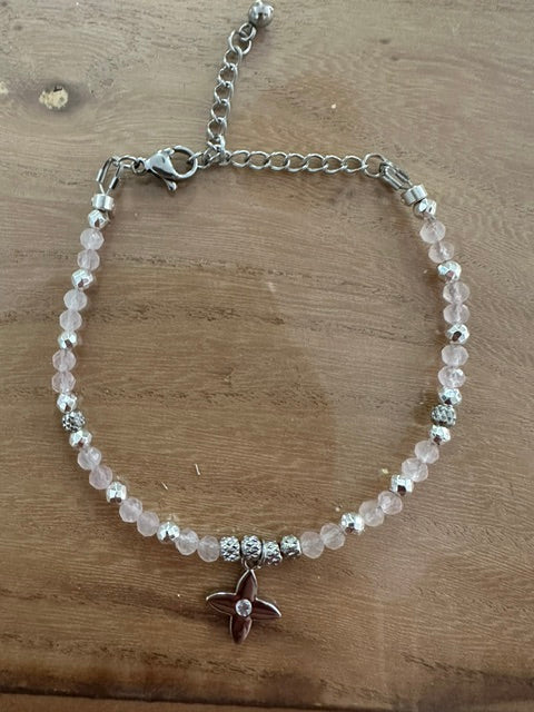 Bracelet Rosélia – Quartz rose naturel facetté – Acier inoxydable argenté